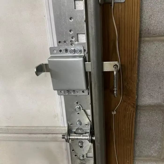 Système boulons porte Garage sécurisé