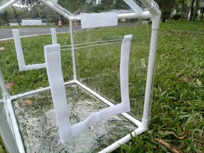 Abri de pluie de serre portable adapté à une utilisation intérieure et extérieure dans les cours - couverture transparente en PVC facile à installer qui