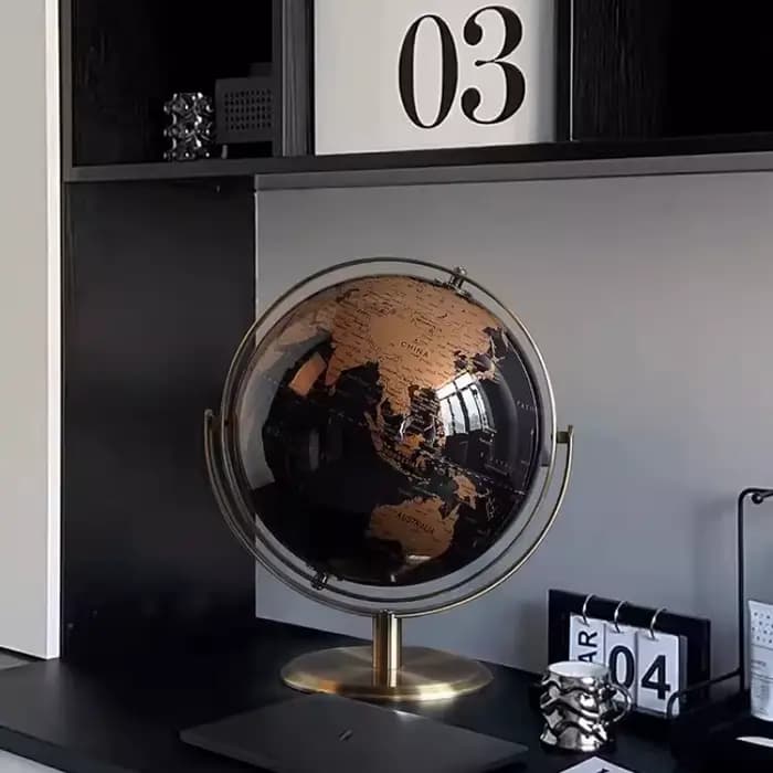Globe terrestre à base métallique