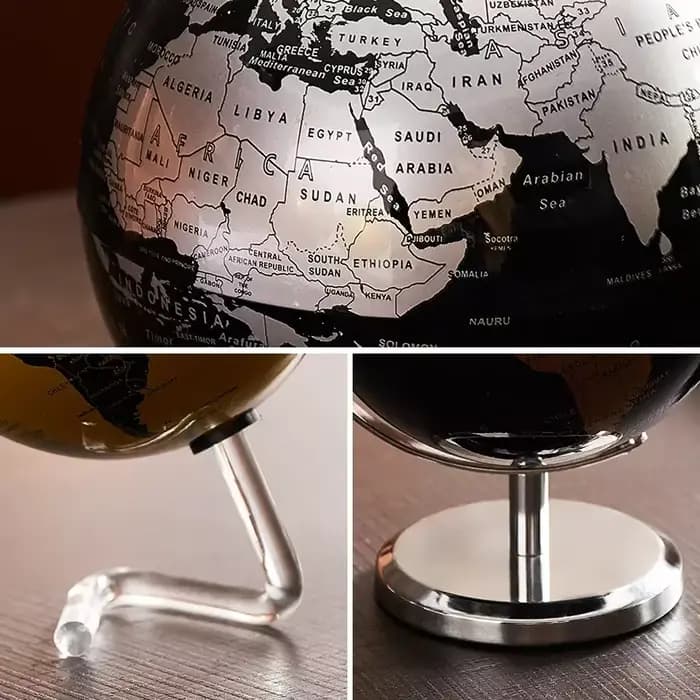 Globe terrestre à base métallique