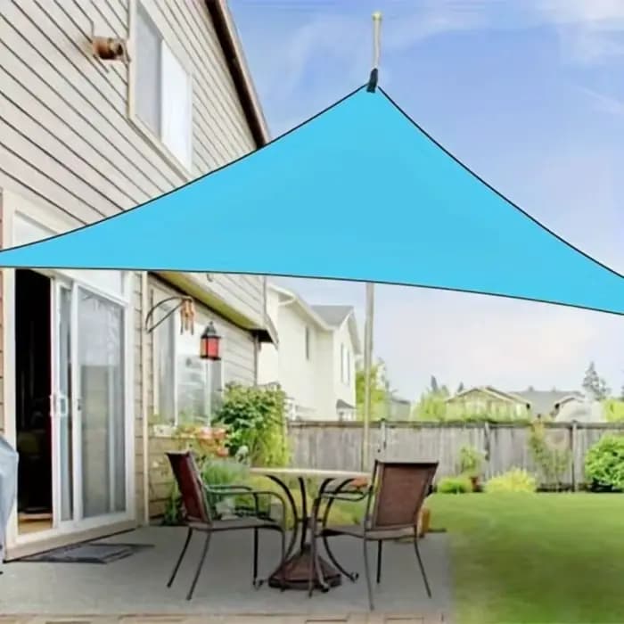 Abri solaire étanche Triangle pour installation extérieure