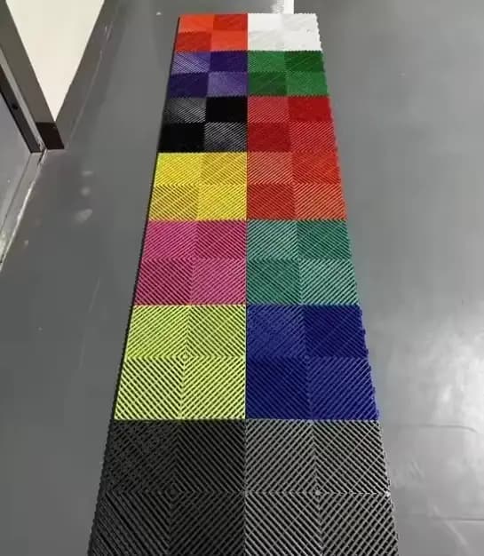 Dalles de sol en plastique emboîtables robustes en PP pour garage