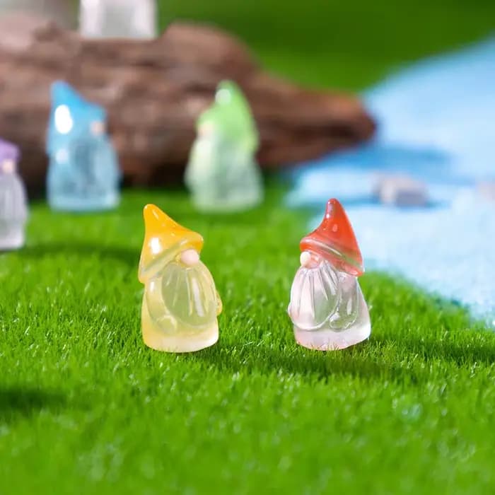 6 mini-gnomes lumineux pour jardin féerique