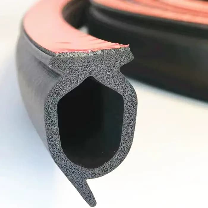 Bande d'étanchéité universelle pour porte de volet roulant