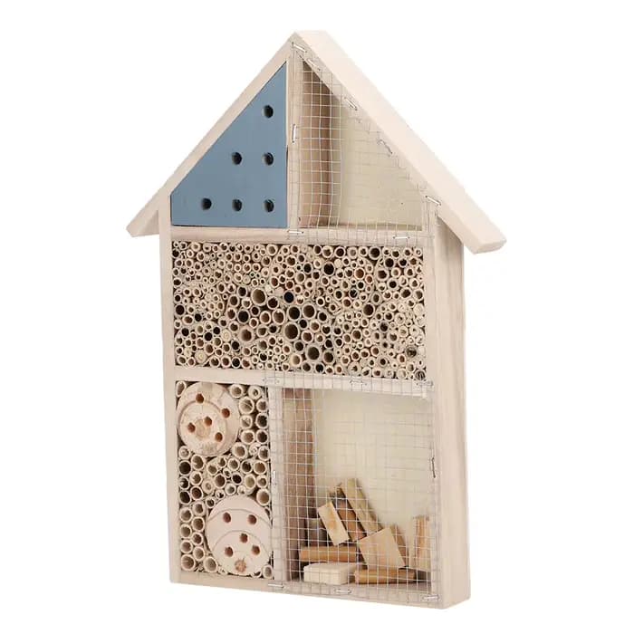 Maison d'insectes en bois
