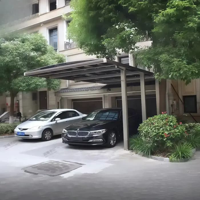 Abri de voiture moderne et minimaliste en alliage d'aluminium résistant aux intempéries, idéal pour l'amélioration de l'aspect résidentiel